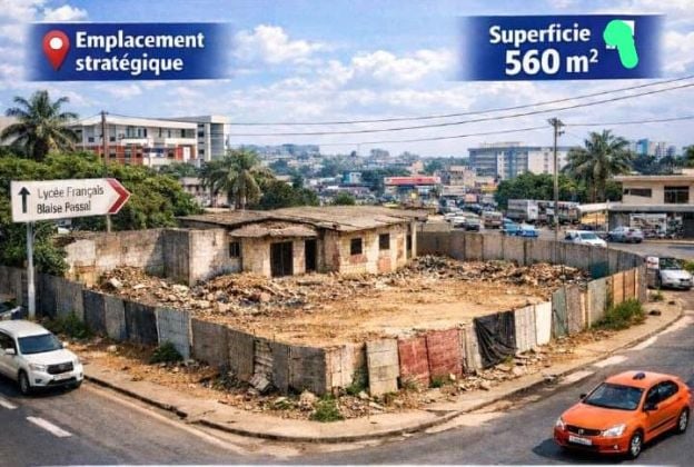 Sale of a 560m2 commercial plot in Cocody Riviera 3, Ste Agathe 