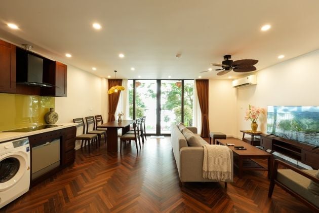 Luxury, modern 3 – bedroom apartment with balcony in Vu Mien street, ...