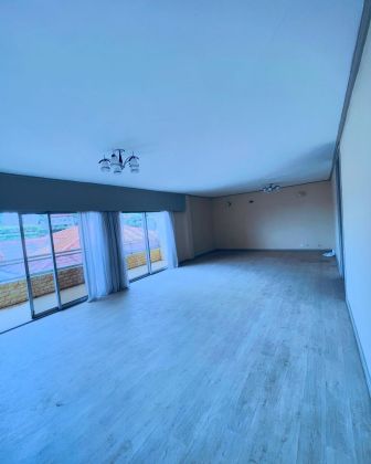 APPARTEMENT 3 CHAMBRES À LOUER À BASTOS 