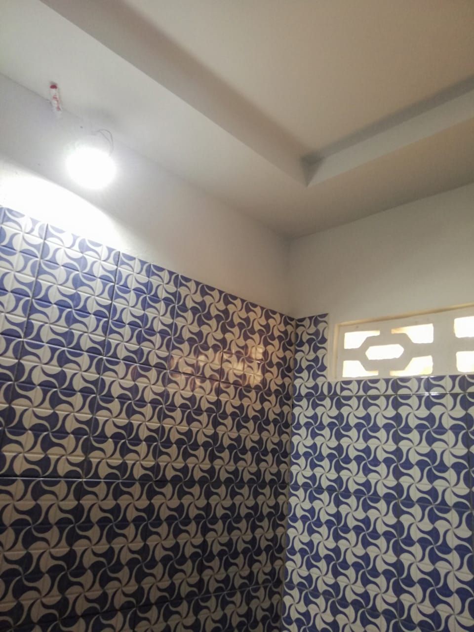 Belle villa tuilée staffée sur plus de Œ de lot en vente à Adidogomé (LOMÉ-TOGO)