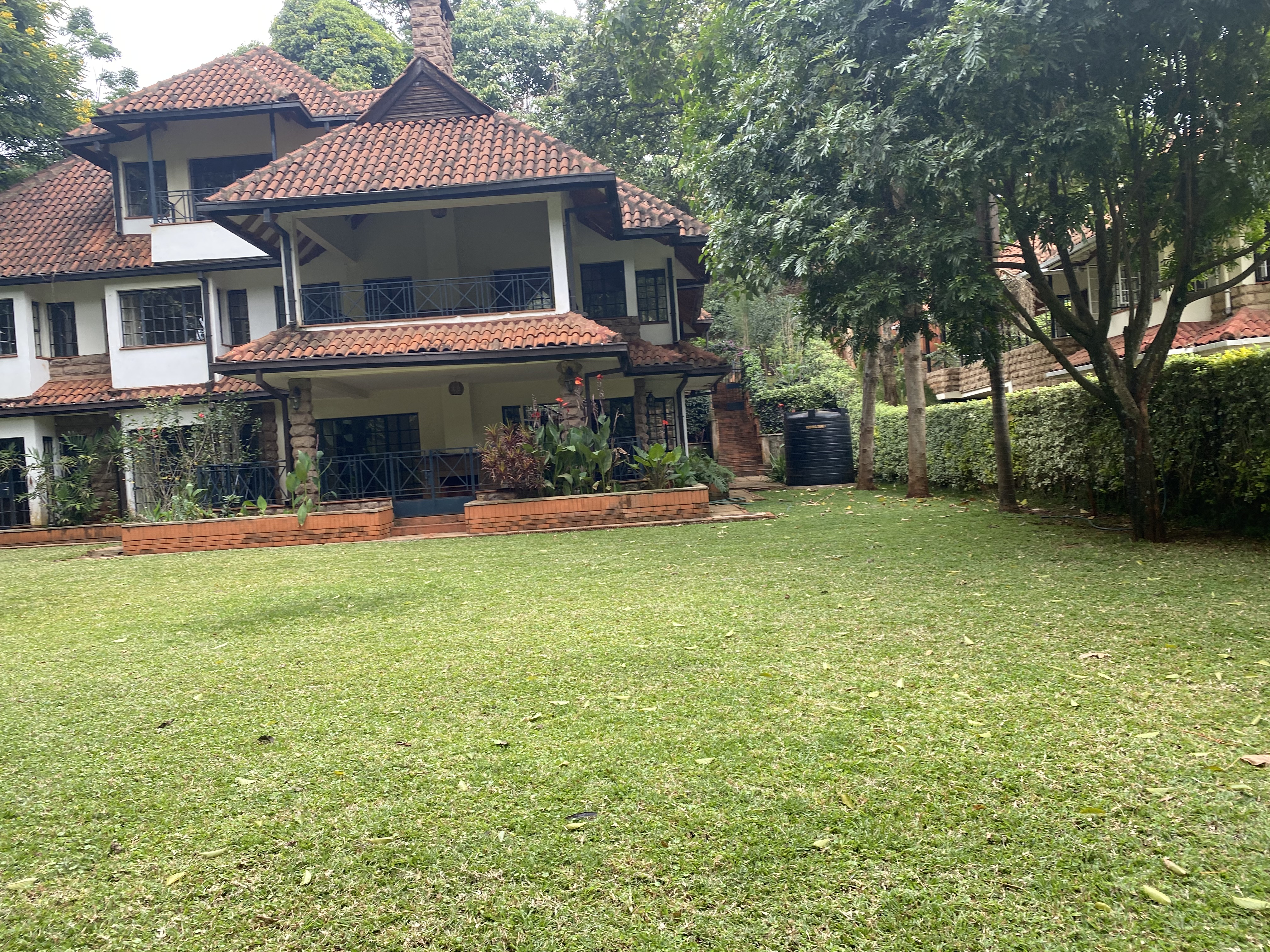TO LET / FOR SALE | ROSSLYN, NAIROBI  &#55356&#57313 5-Bedroom All En-Suite 3-Level Townhouse + 2 SQs