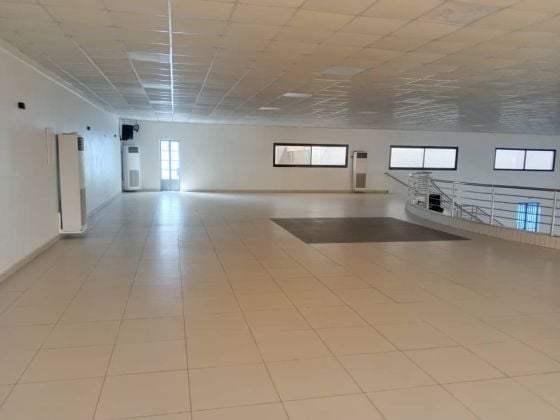 MAGNIFIQUE SALLE DE FETE A LOUER A YASSA DOUALA