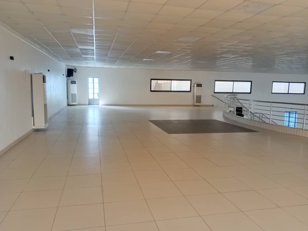 MAGNIFIQUE SALLE DE FETE A LOUER A YASSA DOUALA