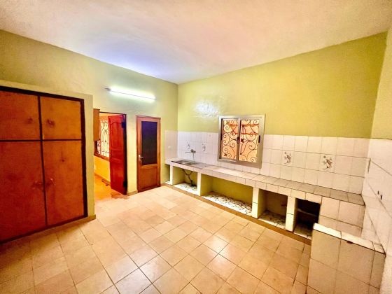 Ouaga 2000 Zone A MAISON  A LOUER - 10 PIÈCES  Villa R+1 avec 06 ...