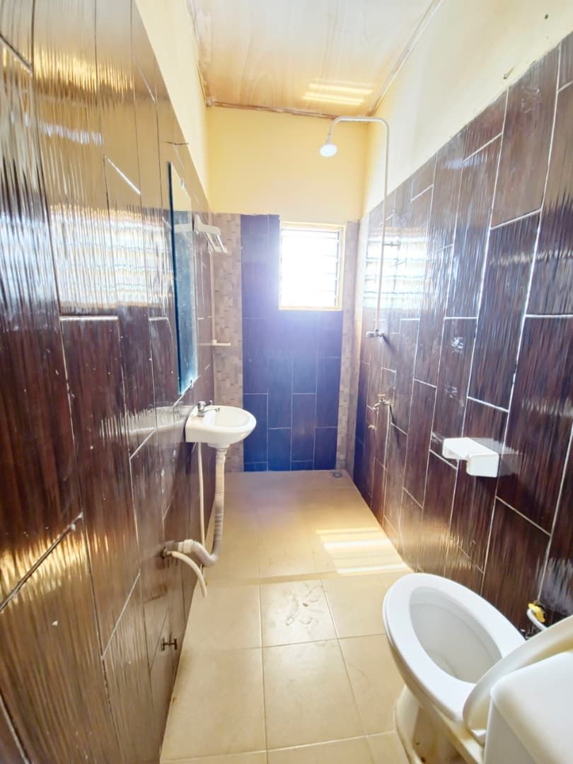 Maison à étage sur œ lot à vendre à AGOÈ SOGBOSSITO(LOMÉ-TOGO)