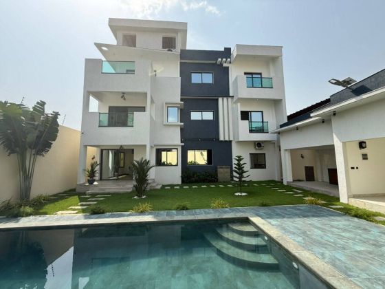 Villa triplex haut standing avec une vue lagunaire