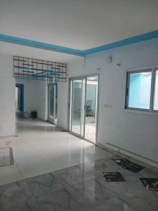 Villa dúplex de 5 habitaciones en el centro de Cocody (Oficinas)