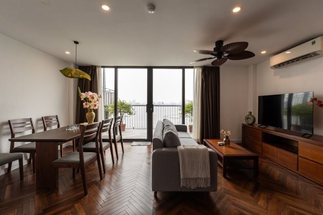 Luxury, modern 2 – bedroom apartment with big balcony and lake view ...