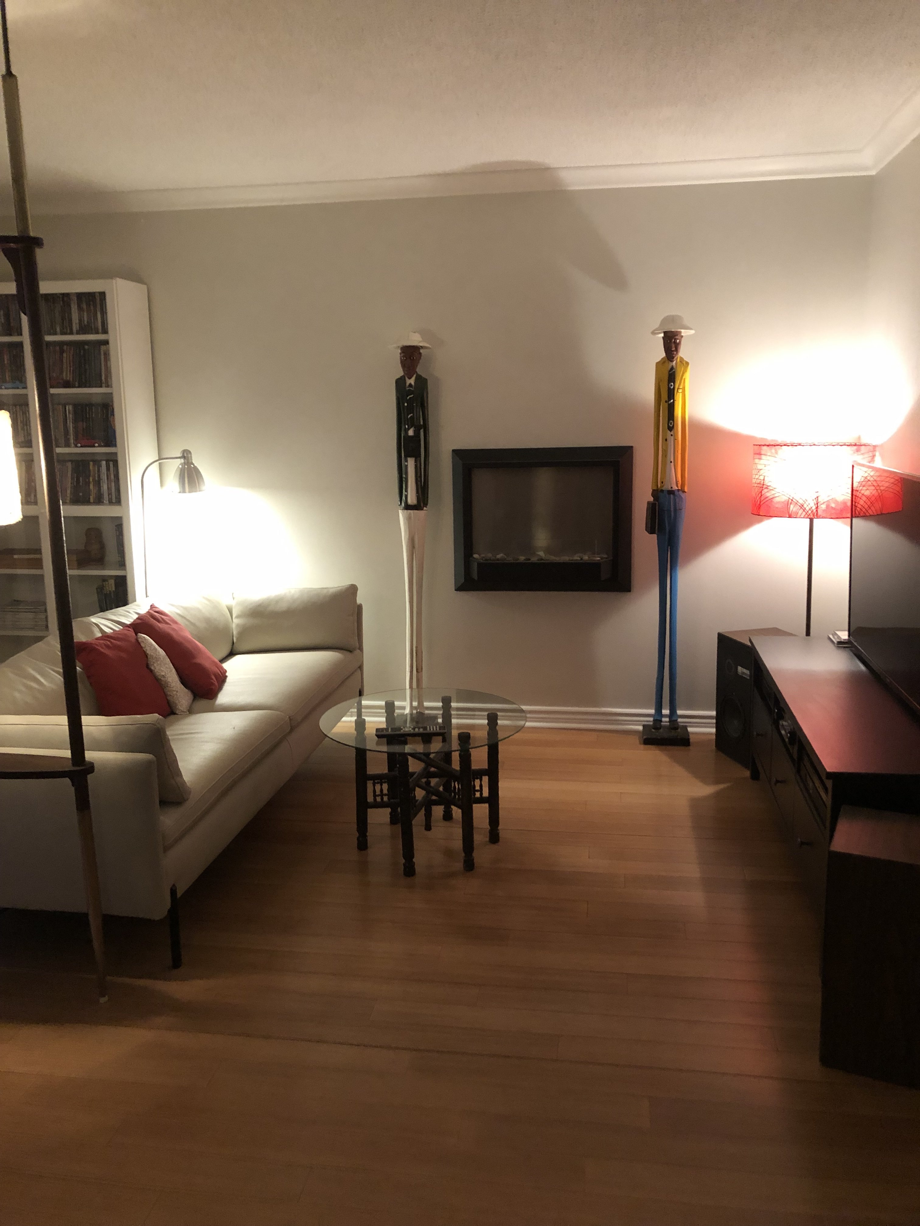 Beau Condo moderne avec stationnement centre-ville avec piscine intérieure et sta