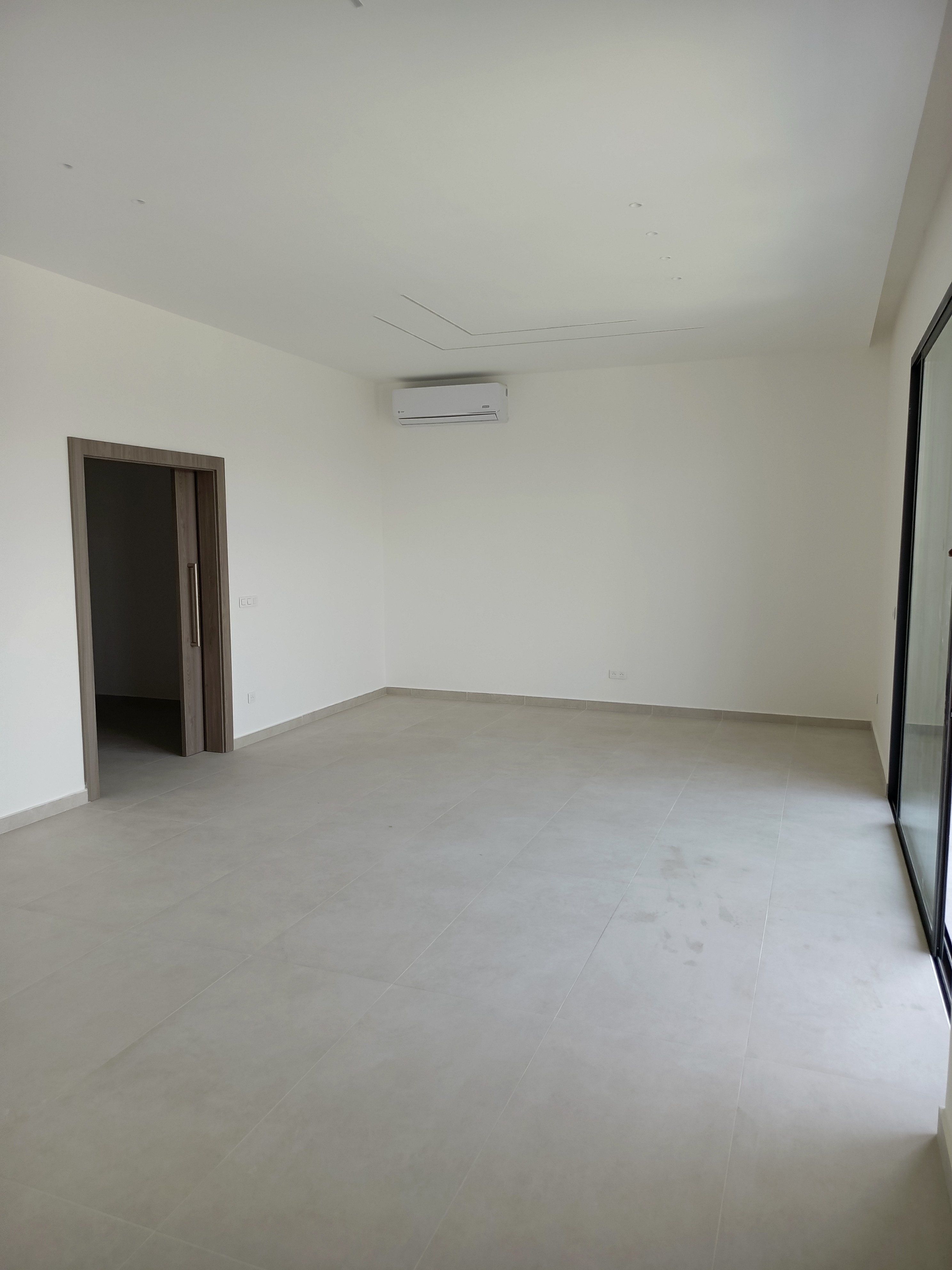 4-ROOM APARTMENT FOR RENT IN ZONE 4 MARCORY