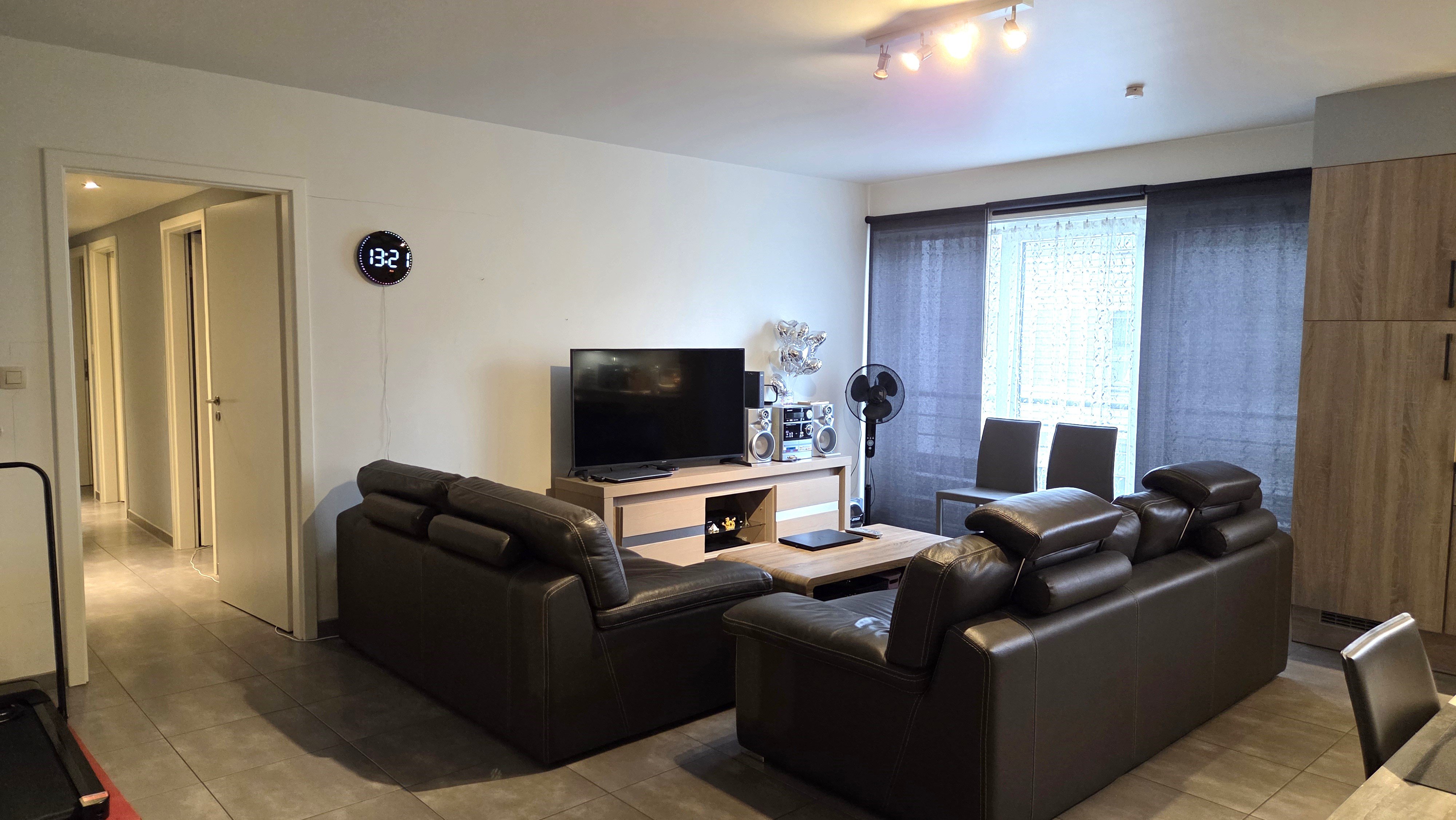 6800 LIBRAMONT : bel appartement, 3ch, 2sdb, parking privative.