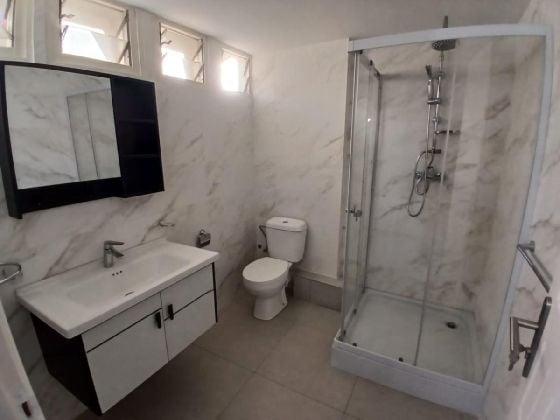 AMBATOBE VILLA T4 DE STANDING RENOVEE AVEC JARDIN ET BELLE VUE DANS LA ...