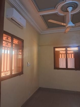 A LOUER / Tengandogo devant l'hôpital blaise Compaoré. ...