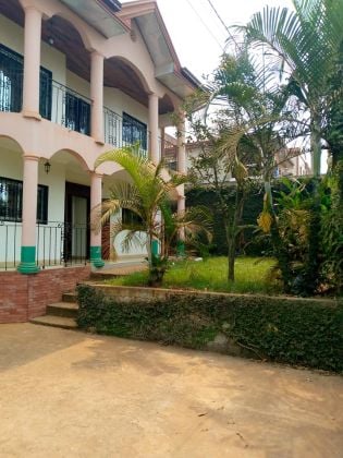 Duplex avec forage a louer