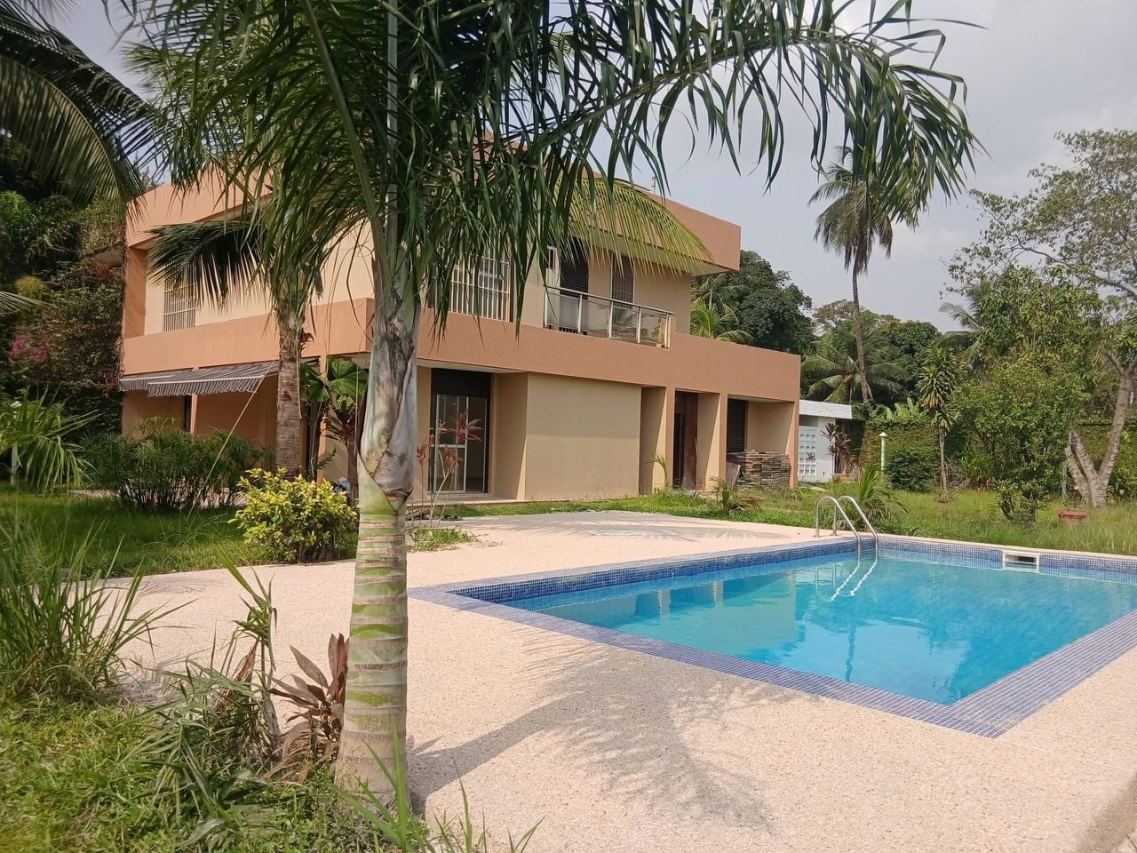 MISE EN LOCATION D'UNE VILLA À COCODY CENTRE