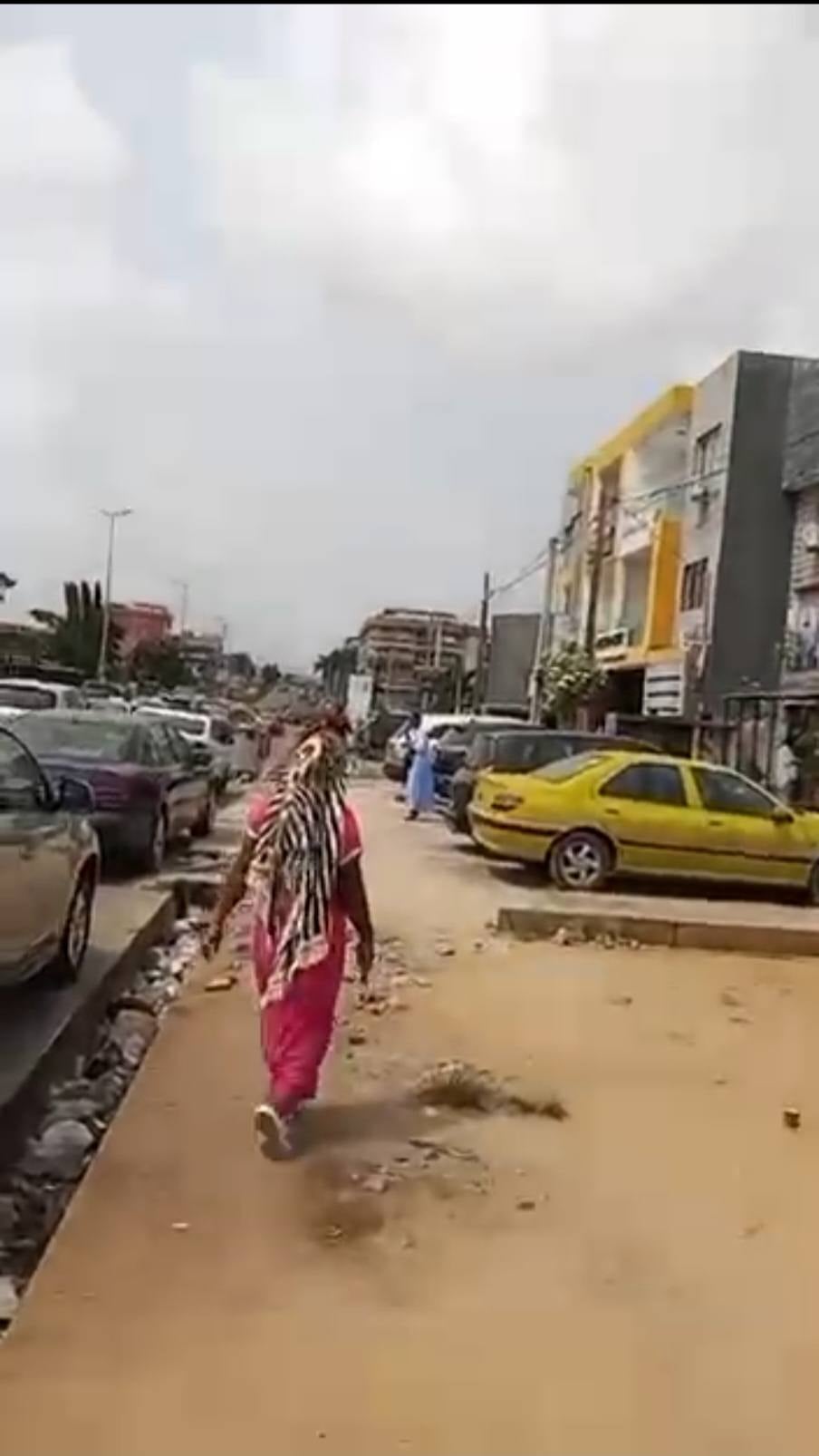 COCODY ANGRÉ 8ᵉ TRANCHE  grande voie vente terrain commercial 980m2