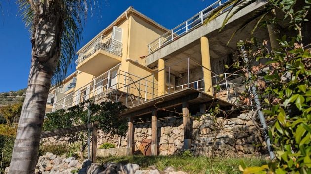 Agréable villa de 2 chambres avec 2 places de parking et jardin ...