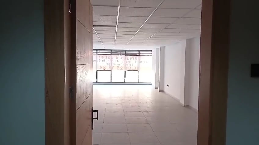 Bureau a louer a Jnan Aourad vue sur la grand boulevard.