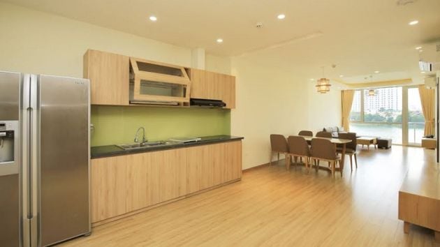 Lake view 4 bedroom apartment with balcony in Quang An street, Tay Ho ...