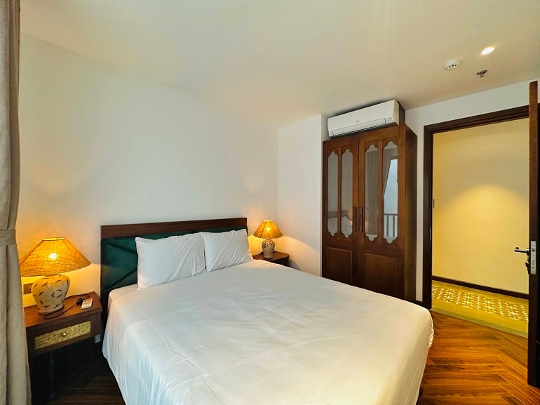 Luxury, modern 3 – bedroom apartment with balcony in To Ngoc Van street, Tay Ho district for rent