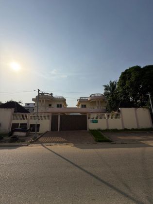 villa duplex de plusieurs pièces pour Une entreprise où ...