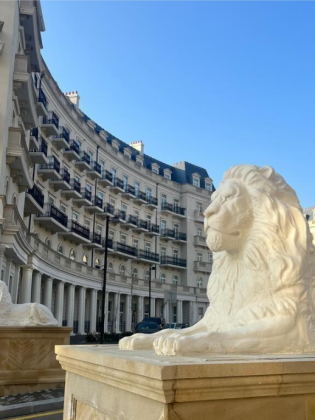 White City, Knightsbridge Premium Residence - Luxury 3-Bedroom Apartment ...