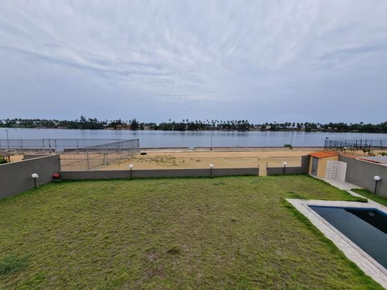 Bassam Villa duplex 8 pièces en bordure de lagune cité ...