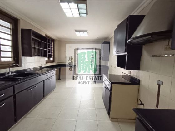 Three- Level House for Sale in Dos Mares, Panama City (700 m2 built size)