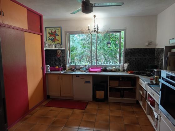 Grand rez-de jardin calme et cosy 