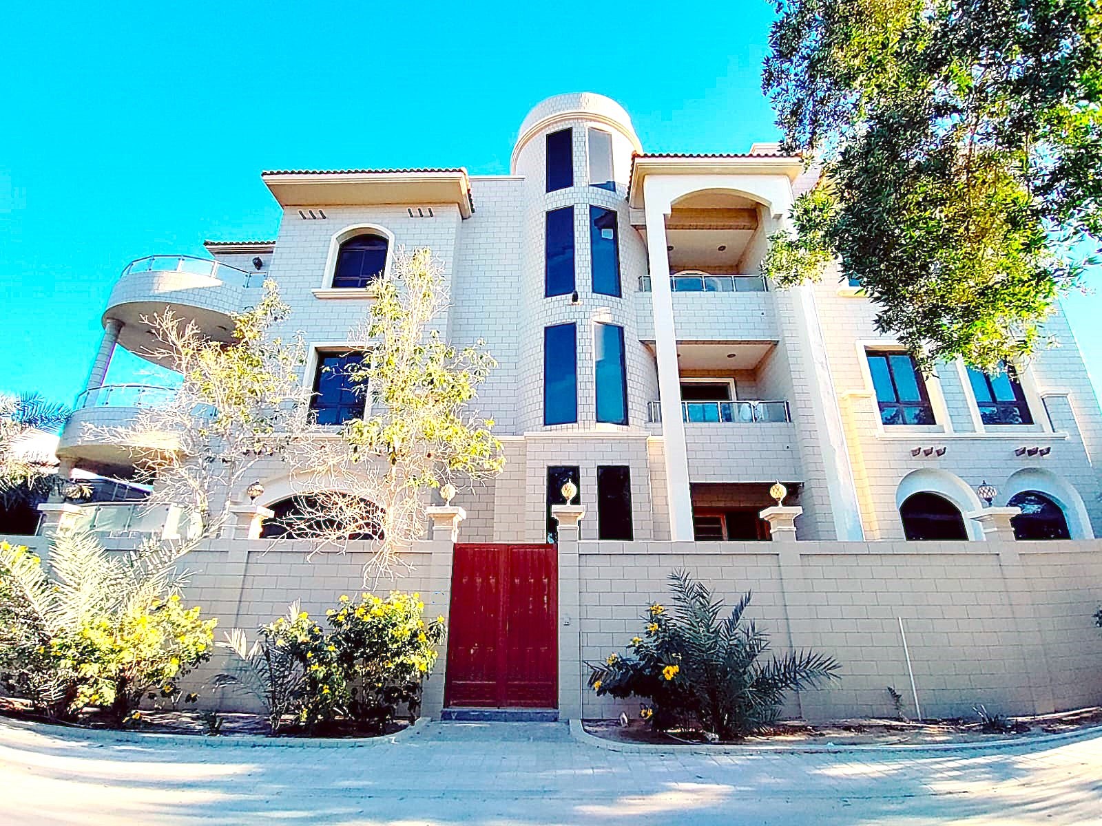 3 Storey Residential Garden Villa for Sale in Zinj near Highway BD.490,000/-