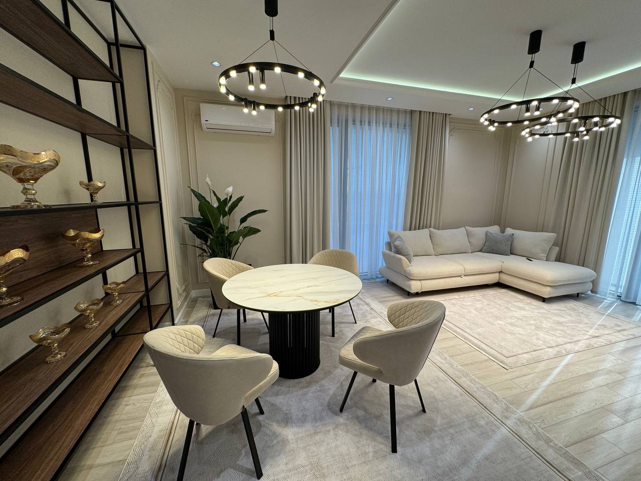 Top quality 2 bedrooms and 2 bathrooms apartment of 106 m2 in central Tashkent