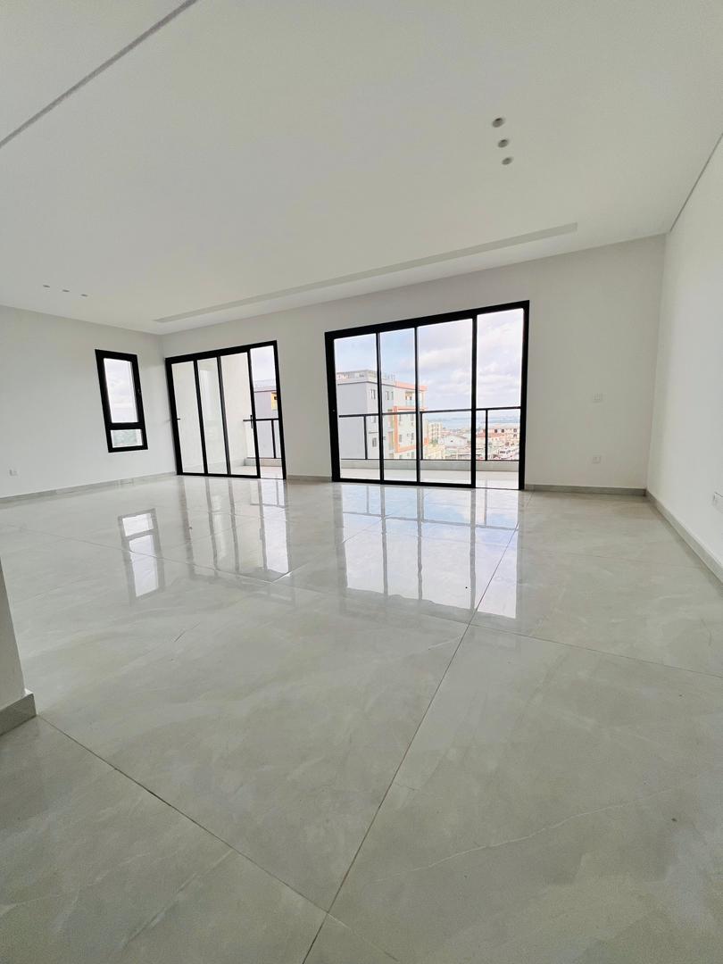 A LOUER  APPARTEMENTS 4 PIÈCES  RIVIERA 4 M'BADON dans un immeuble récent, très haut de gamme