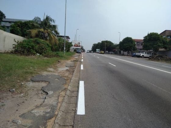 Cocody golf4 beverlly sur la gde voie vente terrain 5000m2cloturé.