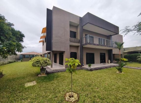 Vente Riviera 4 Beverlly hills Villa 8 pièces + piscine sur 1600 M2 