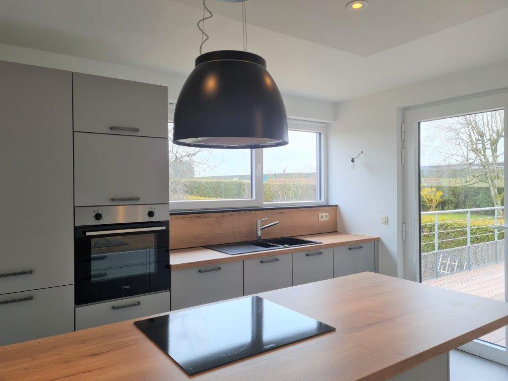 Belgique 5555 Bièvre : bel appartement avec terrasse, 2ch, parking.