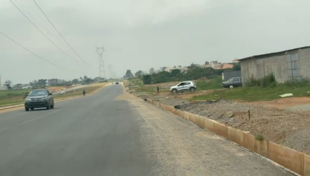 Land 607 M2 Bingerville boulevard mitterand 