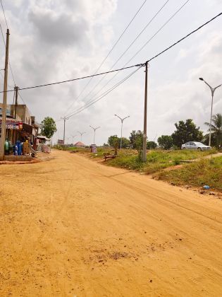 Parcelle de 01 lot angle rues ouvert sur 03 voies à vendre au bord ...