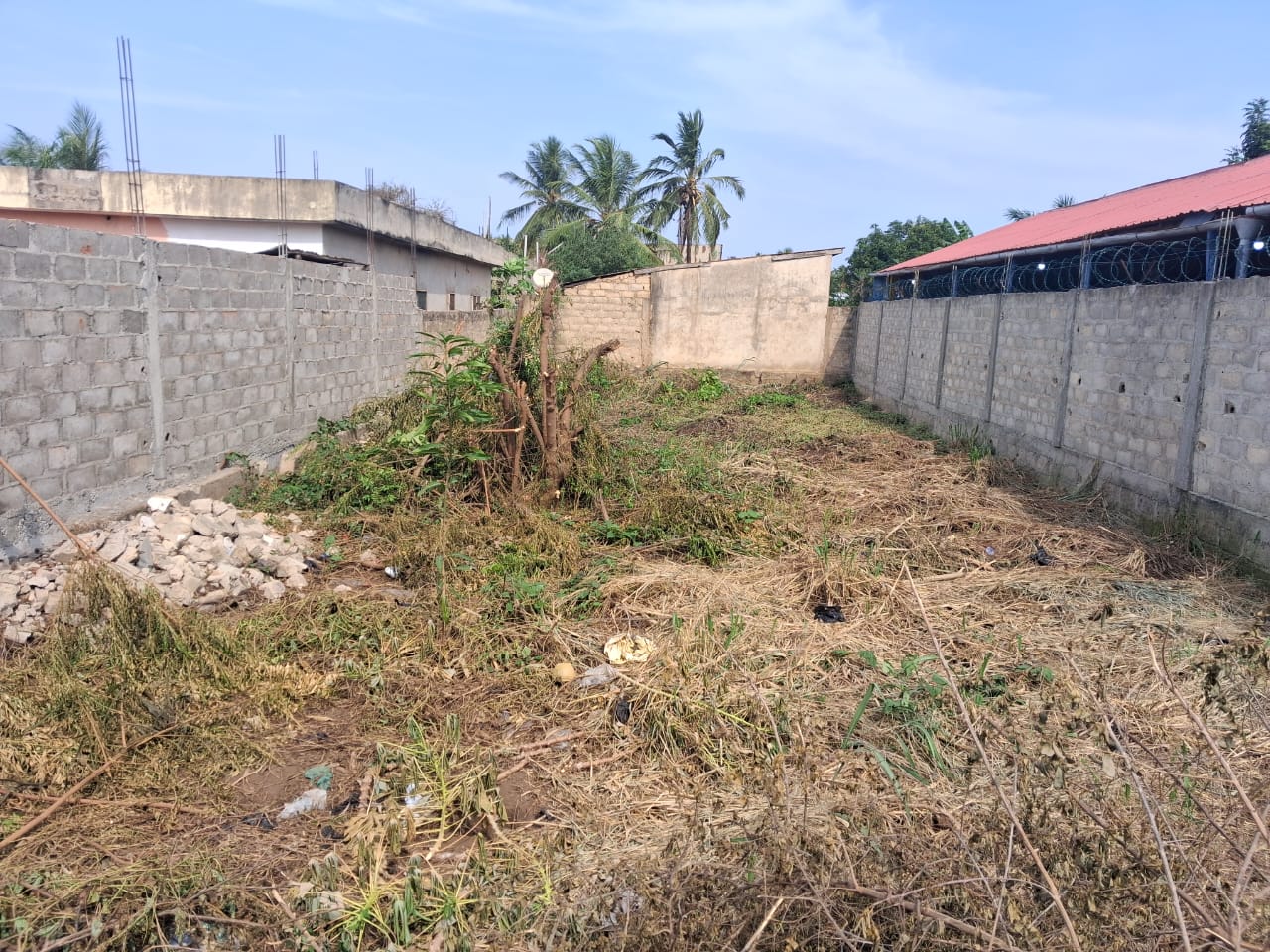 Terrain clôturé de œ lot en vente à ADIDOGOMÉ SAGBADO