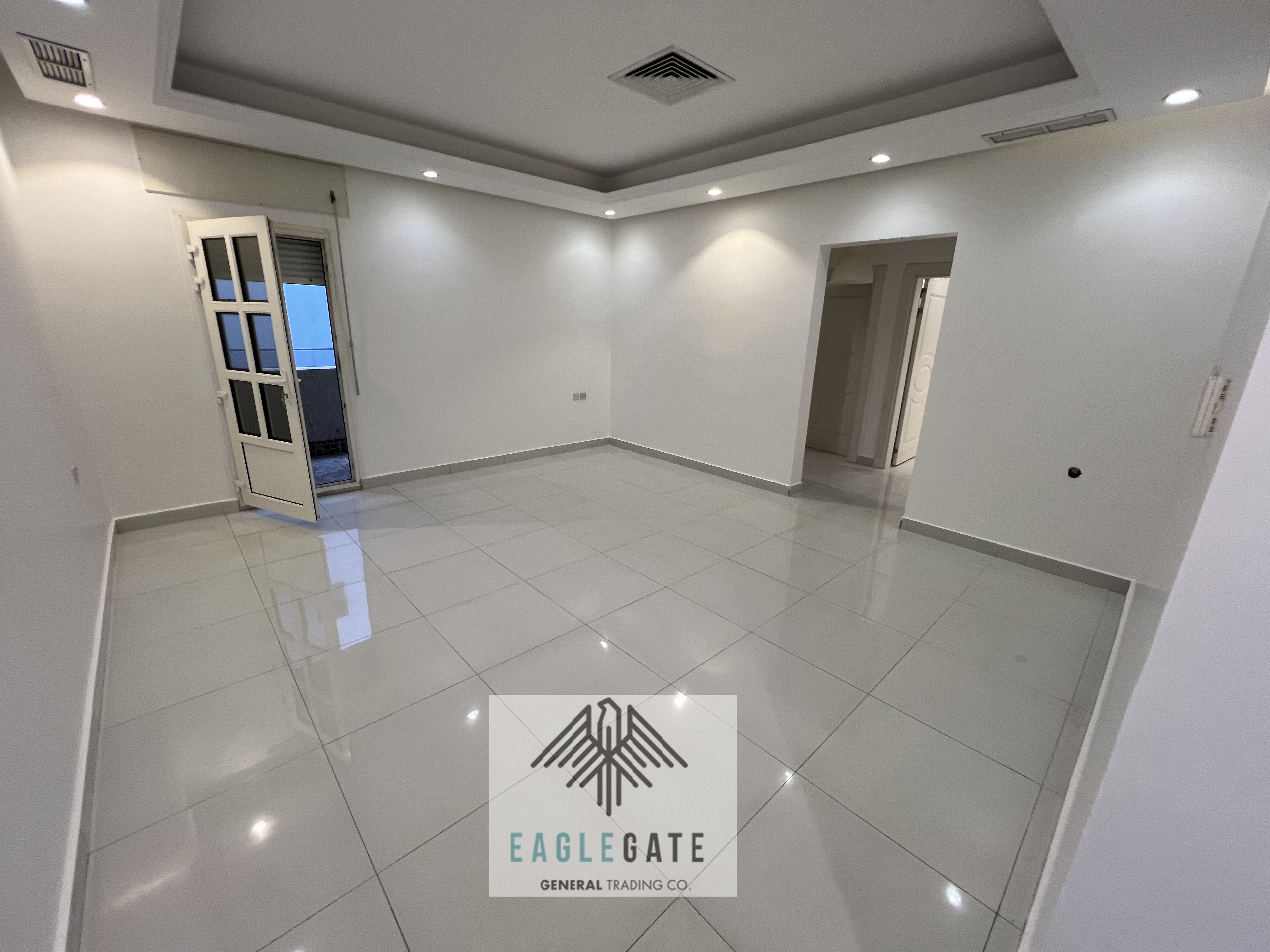 Abu Fatira, nice 3 bedroom apartment with small balcony