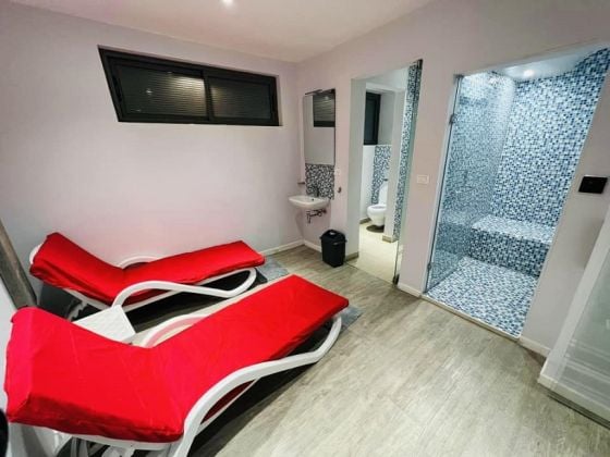 An Exclusive and a rare find 3 bed room Fully Furnished apartment!