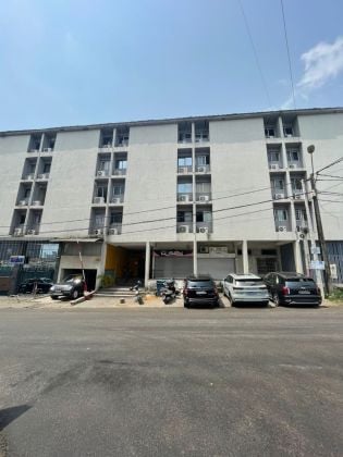 Cocody Vallons non loin de la rue des Jardins vente F2