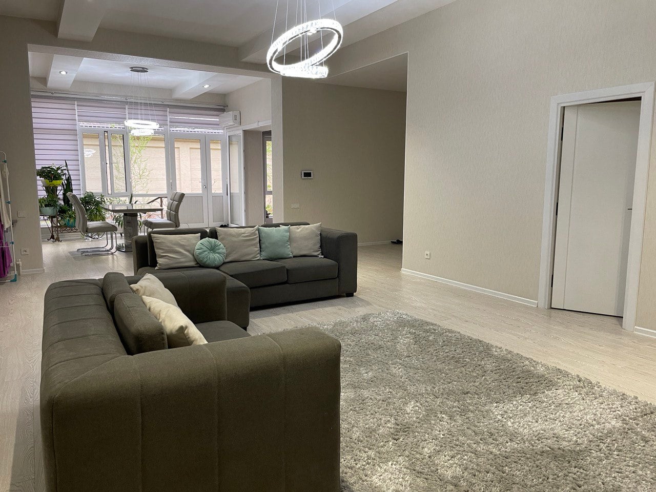 Marvelous 3 bedrooms and 2 bathrooms cottage of 218 m2 in central Tashkent