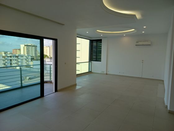 Location Appartement 4 pièces Zone 4