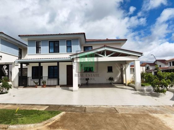 Spacious house for sale in PH Arcadia Private Residence, Costa Verde, La ...