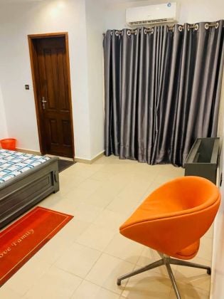 VILLA BASSE MEUBLÉE DE 2 CHAMBRES SALON À FIDJROSSE