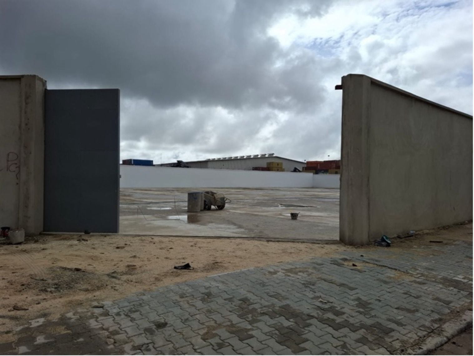 Affitto di una piattaforma di 5000 m2 nell'area del porto di Vridi