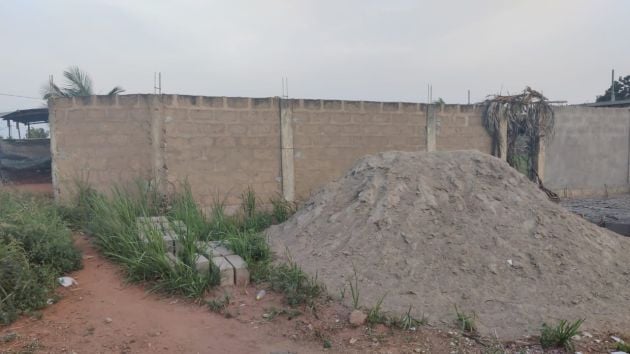 02 parcelles non collées de 01 lot angle rues à vendre ...