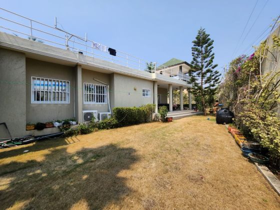 Une grande maison duplex sur 750 m² angle rues à vendre ...