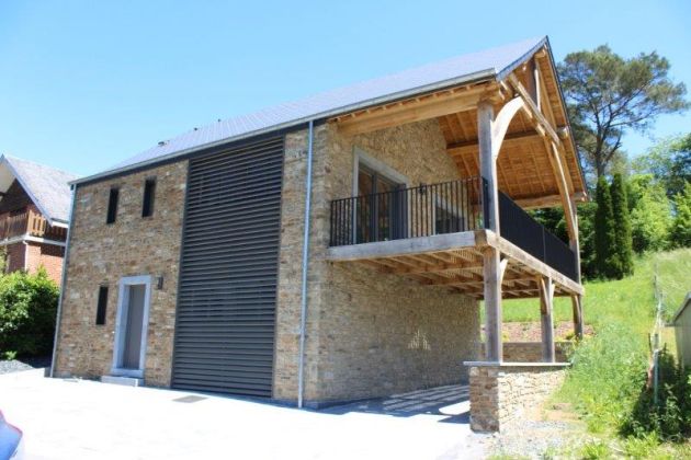 Belgique 5575 Vencimont : spacieuse maison, jardin, carport, 3 chambres.