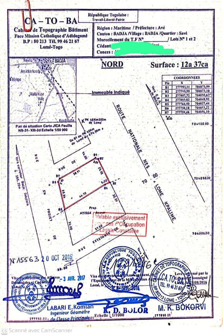 Parcelle de 02 lots collés avec 02 angles rues à vendre au bord du goudron Nationale n°5 à BADJA SAVÉ (TOGO)